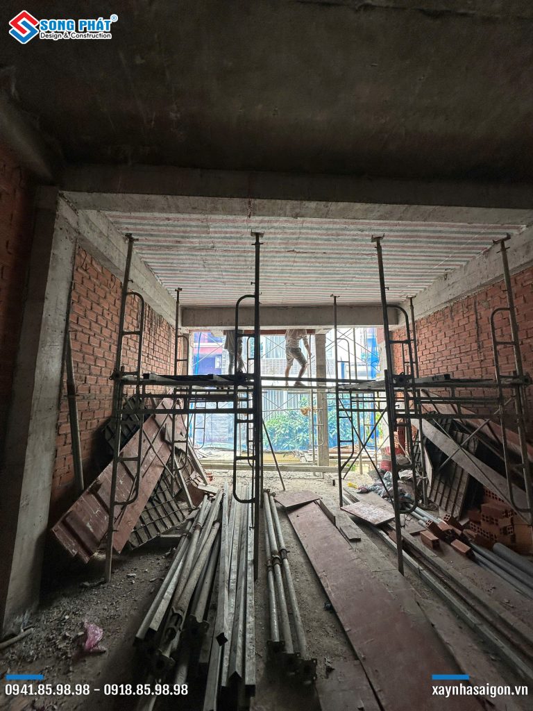 03/03 Công trình hoạt động lại sau tết với hạng mục tháo coffa lầu 1