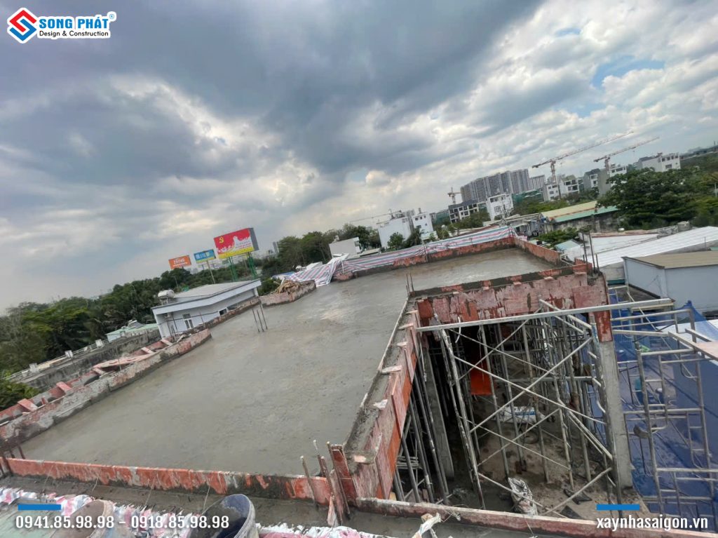 10/03 Cất nóc sàn mái