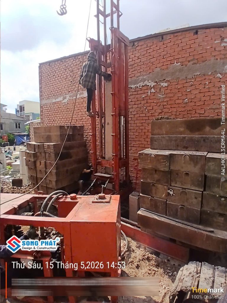 15/05 Tiến hành ép cọc thử