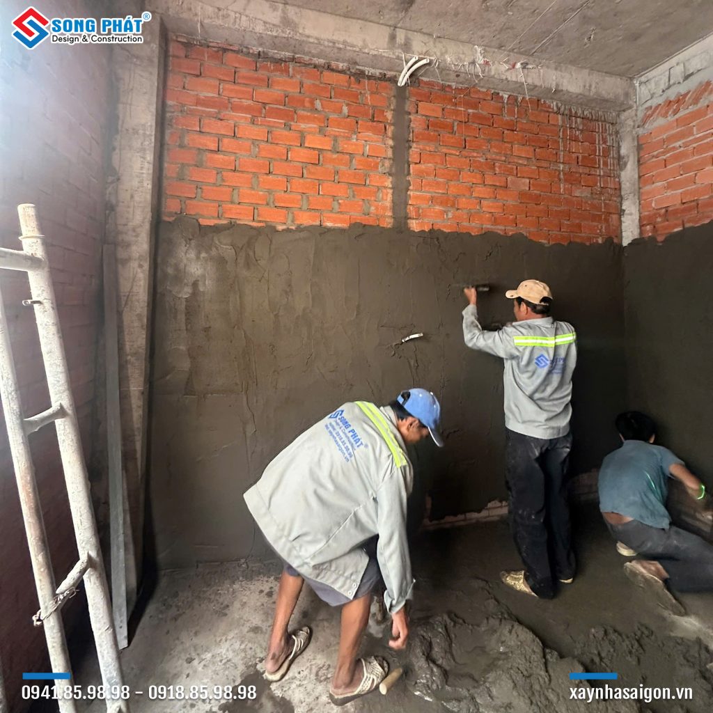 28/03 Tô tường lầu 2