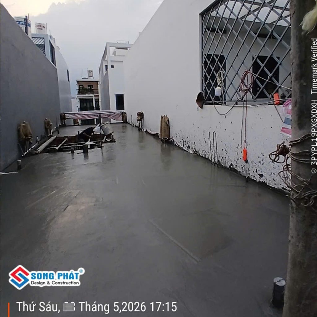 08/05 Hoàn thiện đổ bê tông sàn lầu 2