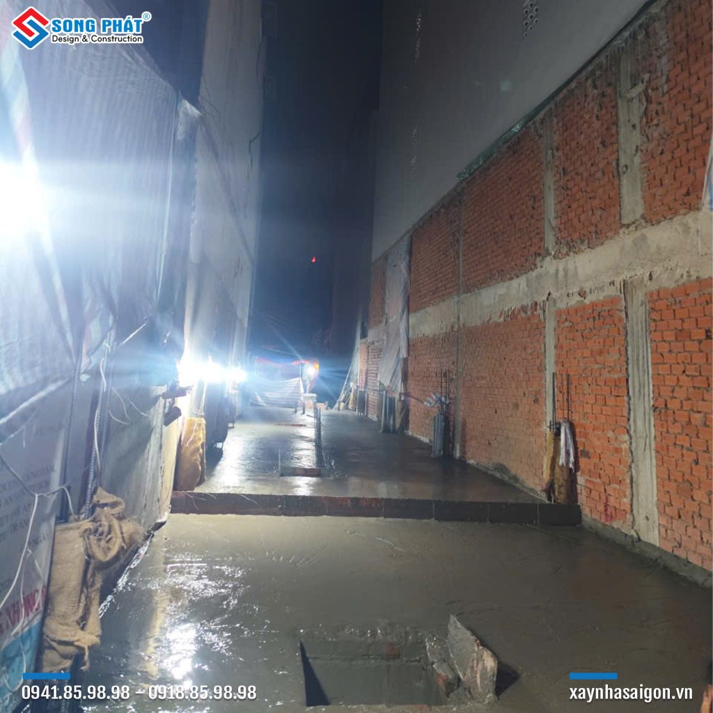 29/04 Hoàn thiện đổ bê tông sàn trệt 