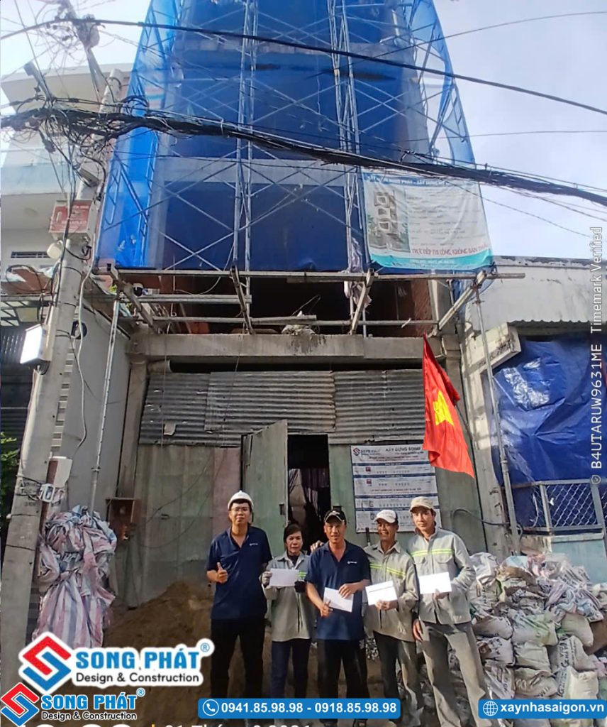 Kỹ sư giám sát, cai công trình và toàn bộ anh em thợ tại các dự án.