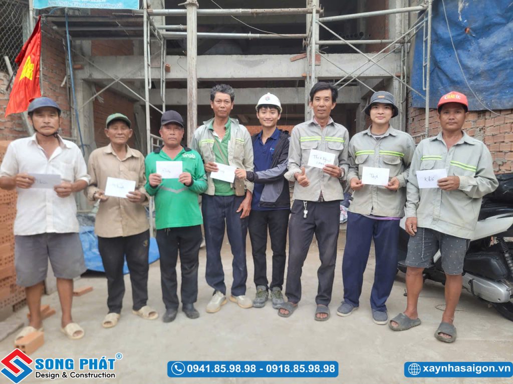 Kỹ sư giám sát, cai công trình và toàn bộ anh em thợ tại các dự án.